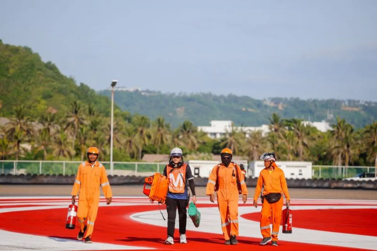 Marshal Sirkuit Mandalika menyiapkan dan mengirim bantuan logistik untuk korban bencana alam di Sumatra dari Lombok Tengah, Nusa Tenggara Barat.