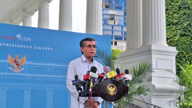 
Menteri Ketenagakerjaan Yassierli menyatakan pemerintah akan mengumumkan besaran Upah Minimum Provinsi hari ini