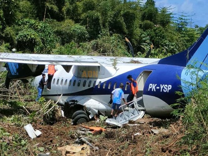 
Basarnas mengerahkan 25 personel SAR pasca insiden pesawat ATR 42-500 di Maros