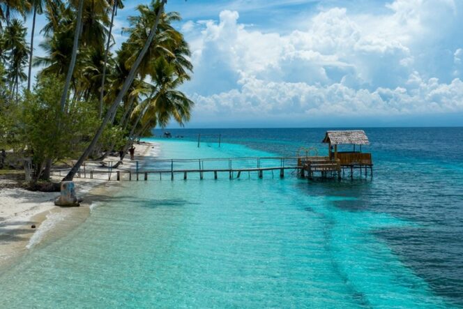 
Pesawat di bandara Palu siap melayani rute Guangzhou dan Jakarta–Luwuk