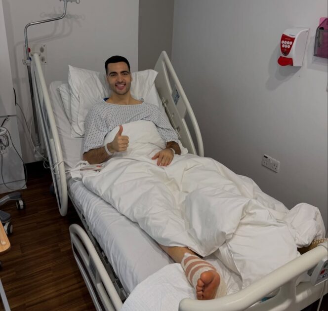 
Mikel Merino menjalani pemulihan cedera usai operasi dengan pengawasan Arsenal dan Timnas Spanyol.