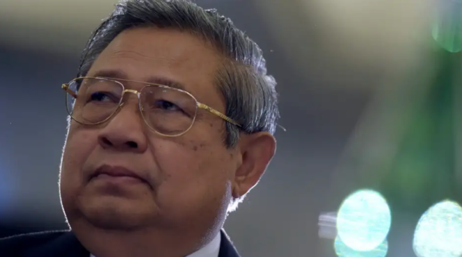 
berharap analisisnya salah sehingga Perang Dunia III tidak terjadi