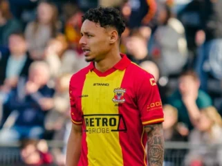 Pemain naturalisasi menghadapi tantangan regulasi di liga Eropa.