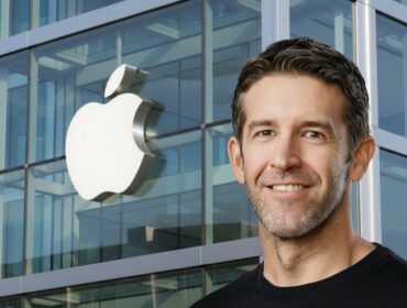 John Ternus kini memimpin Apple setelah berkarier lama di divisi hardware.