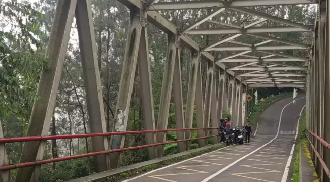 Lokasi Jembatan Cangar tempat pria ditemukan tewas.