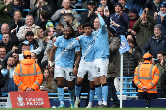 
Haaland menjadi bintang dengan hattrick saat Manchester City menghancurkan Liverpool.