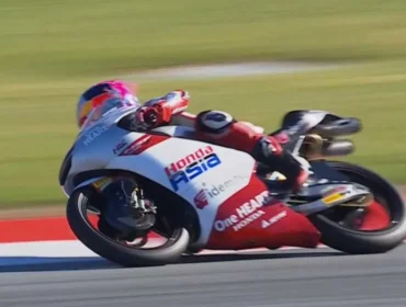 Veda Ega Pratama finis posisi kedelapan pada Moto3 GP Catalunya 2026 dan tetap bertahan di lima besar klasemen sementara.