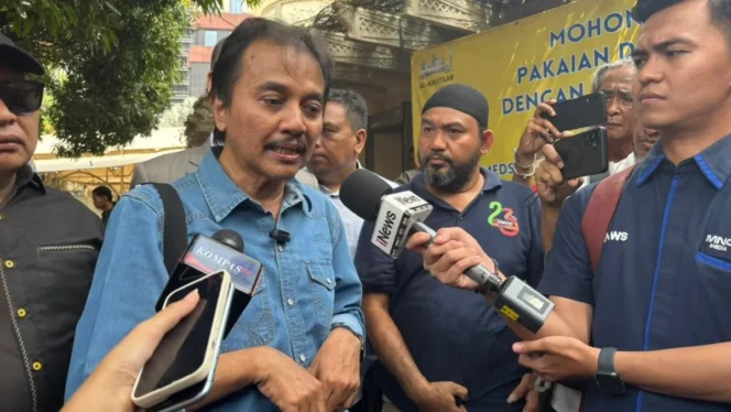 
Polda Metro Jaya buka suara soal permintaan Roy Suryo agar polemik kasus ijazah Presiden dihentikan. Polisi tegaskan proses tetap berjalan.