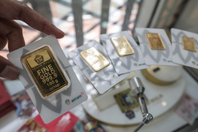 
Harga buyback emas Antam tercatat menguat hingga Minggu (24/5) di tengah pergerakan harga emas global.