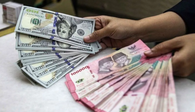 
Nilai tukar rupiah melemah ke Rp17.630 per dolar AS setelah pasar merespons hasil pertemuan Xi Jinping dan Donald Trump terkait konflik Iran.