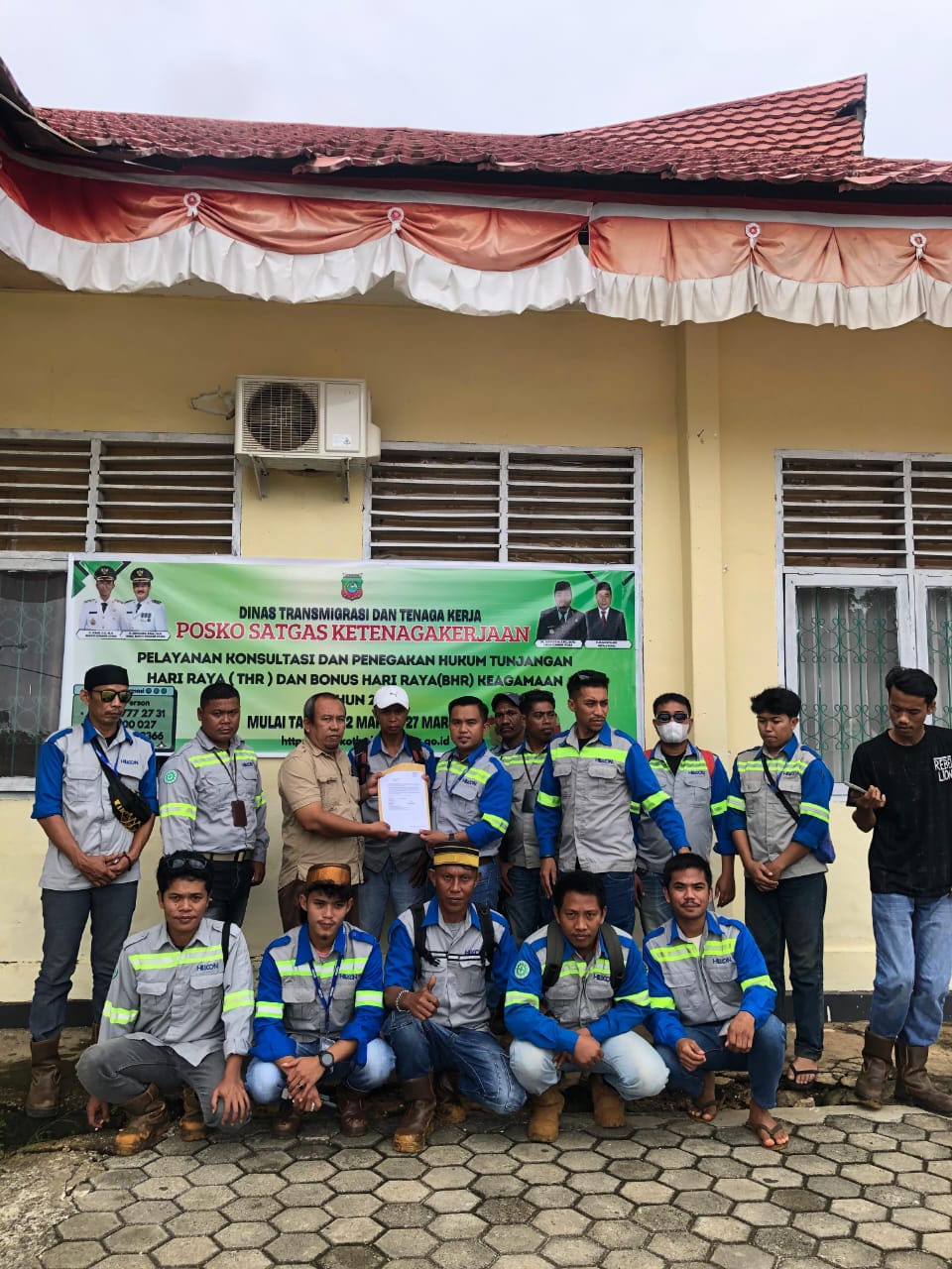 pekerja tambang terkait polemik PHK PT Hillcon di Sulawesi Tenggara.