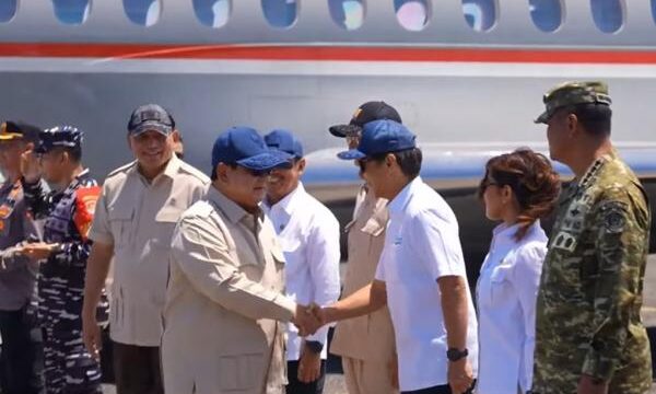 Presiden Prabowo Subianto meninjau langsung kawasan perbatasan di Pulau Miangas 🇮🇩 Sekolah, Puskesmas, hingga bantuan nelayan jadi perhatian pemerintah.