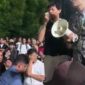 Kasus mahasiswa yang kepergok berciuman di kampus PNJ berujung pada pemberian sanksi dan menjadi perhatian publik.