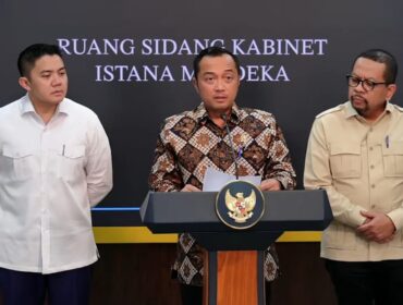 Presiden Prabowo Subianto melakukan pergantian pimpinan Badan Gizi Nasional dengan memberhentikan Dadan Hindayana dan dua wakil kepala BGN.