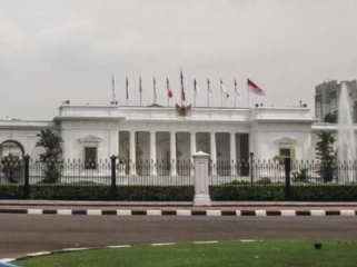 Sosok jenderal TNI yang mendapat tugas khusus dari Istana menjadi perhatian publik.