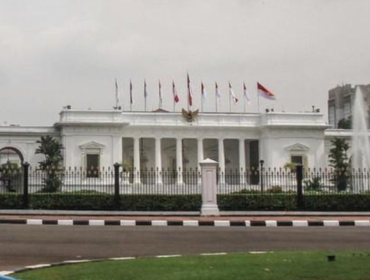 Sosok jenderal TNI yang mendapat tugas khusus dari Istana menjadi perhatian publik.