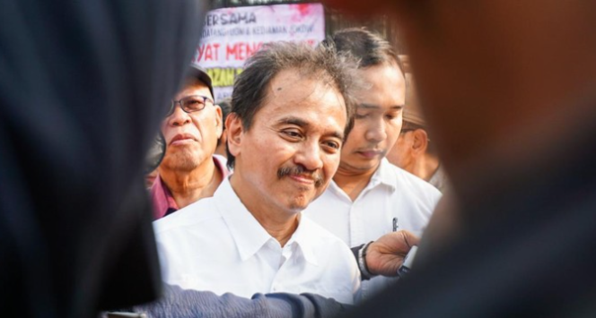 
Polda Metro Jaya mengamankan Roy Suryo dan dr Tifa setelah berkas perkara keduanya dinyatakan lengkap oleh kejaksaan.