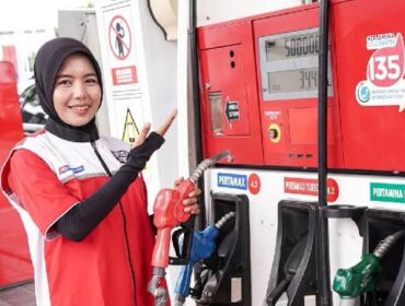 Pemerintah didorong menyiapkan stimulus ekonomi untuk mengurangi dampak tekanan harga BBM terhadap masyarakat dan pelaku usaha.