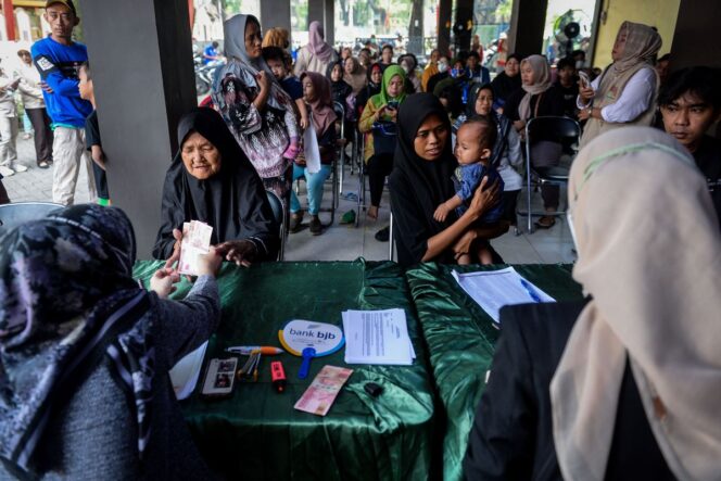
					Penyaluran bansos PKH dan BPNT Triwulan III dijadwalkan mulai berlangsung pada 20 Juli.