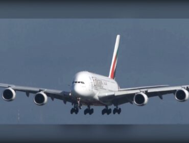 Airbus A380 Emirates mengalami penundaan panjang saat berada di Tiongkok.
