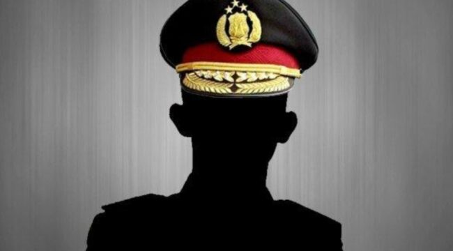 Video pelabrakan terhadap seorang polisi dan jaksa Kejari Baubau yang dikaitkan dengan dugaan perselingkuhan ramai diperbincangkan publik.
