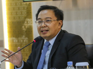 KPK melanjutkan penyidikan kasus dugaan suap audit BPK dengan memeriksa lima ASN setelah penggeledahan rumah Bobby Adhityo Rizaldi.