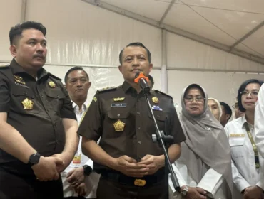 Rudi Margono dan Gedung Kejaksaan Agung terkait penunjukan Plt Jampidsus.