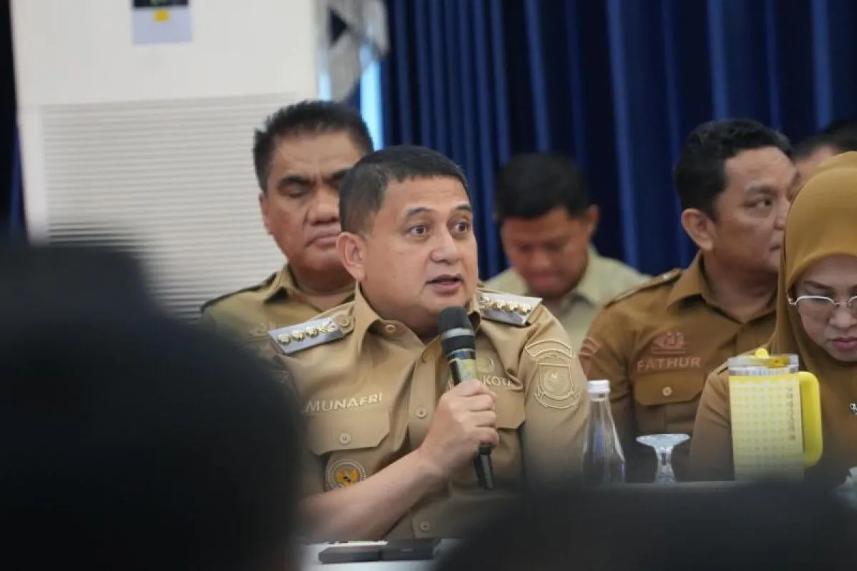 Wali Kota Makassar Munafri Arifuddin mengusulkan relaksasi aturan ganjil-genap BBM bagi pengemudi ojol.