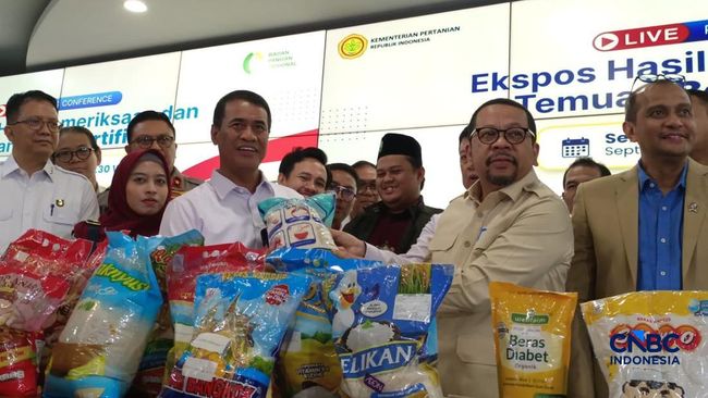 Pemerintah menarik dan mencabut izin 25 merek beras fortifikasi yang diduga tidak sesuai dengan label dan standar.